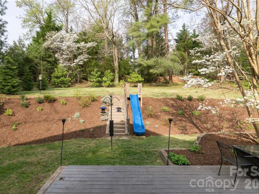 1 Ridgefield Place, Asheville, NC 28803.  MLS# CAR4357562, YatesRealty ID 22707. 
