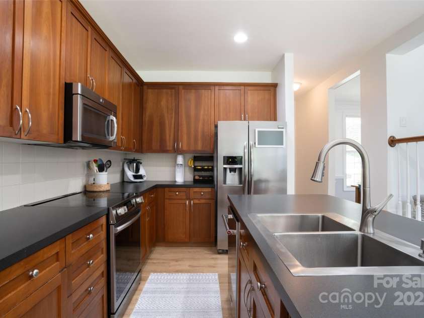 12341 Mcallister Park Drive, Charlotte, NC 28277.  MLS# CAR4274666, YatesRealty ID 22707. 