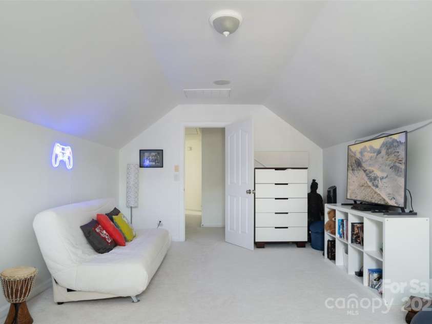 12341 Mcallister Park Drive, Charlotte, NC 28277.  MLS# CAR4274666, YatesRealty ID 22707. 