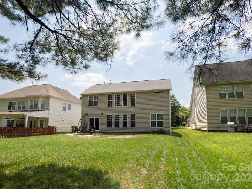 12341 Mcallister Park Drive, Charlotte, NC 28277.  MLS# CAR4274666, YatesRealty ID 22707. 