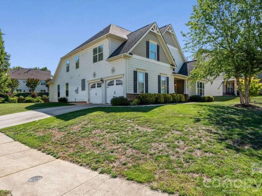 120 Wellshire Street, Mooresville, NC 28115.  MLS# CAR4382068, YatesRealty ID 22708. 