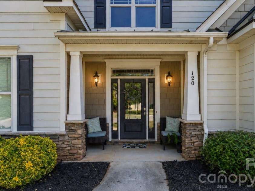 120 Wellshire Street, Mooresville, NC 28115.  MLS# CAR4382068, YatesRealty ID 22708. 