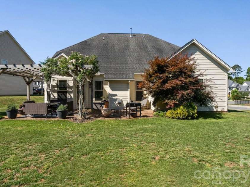 120 Wellshire Street, Mooresville, NC 28115.  MLS# CAR4382068, YatesRealty ID 22708. 
