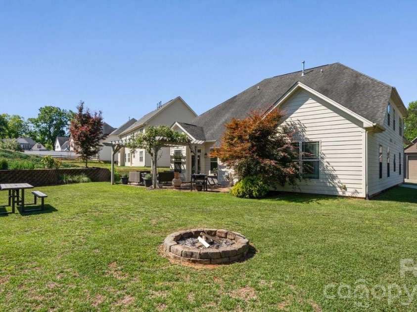 120 Wellshire Street, Mooresville, NC 28115.  MLS# CAR4382068, YatesRealty ID 22708. 