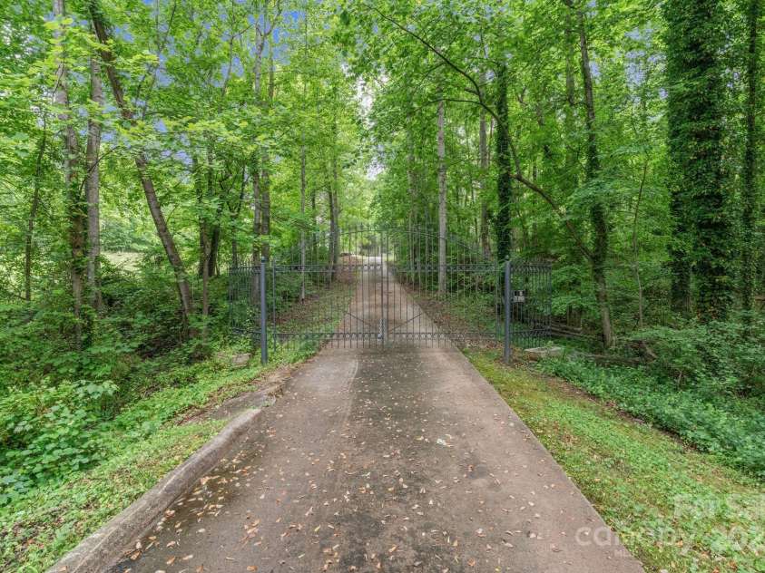 1513 Shelby Highway, Cherryville, NC 28021.  MLS# CAR4254779, YatesRealty ID 22708. 