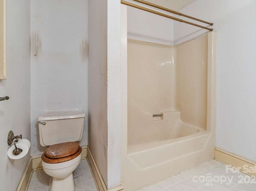 1513 Shelby Highway, Cherryville, NC 28021.  MLS# CAR4254779, YatesRealty ID 22708. 