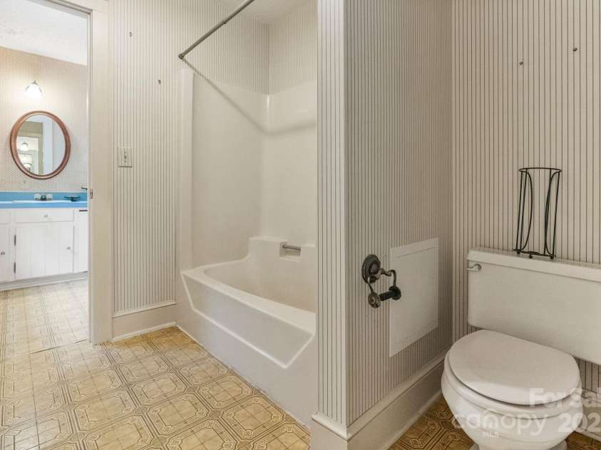 1513 Shelby Highway, Cherryville, NC 28021.  MLS# CAR4254779, YatesRealty ID 22708. 