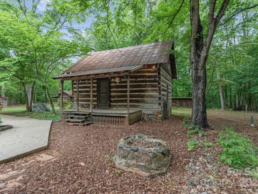 1513 Shelby Highway, Cherryville, NC 28021.  MLS# CAR4254779, YatesRealty ID 22708. 