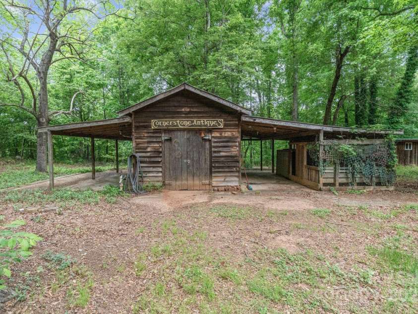 1513 Shelby Highway, Cherryville, NC 28021.  MLS# CAR4254779, YatesRealty ID 22708. 