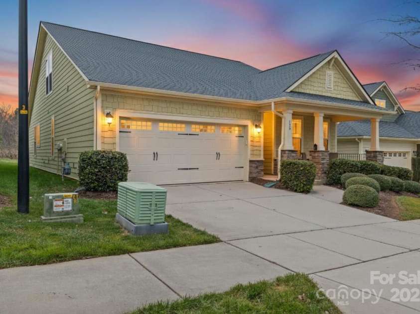 129 Johnson Manor Street, Mooresville, NC 28115.  MLS# CAR4197024, YatesRealty ID 2271. 