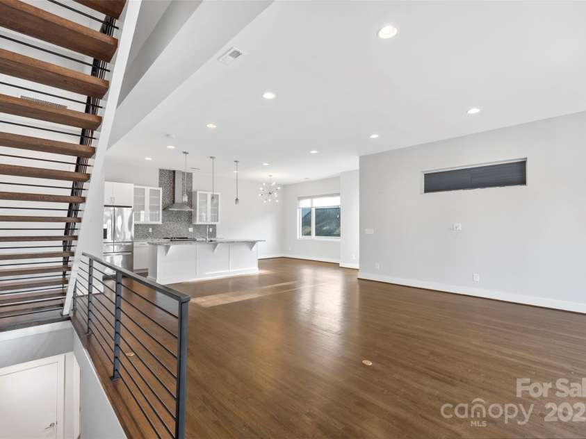 916-A Westbrook Drive, Charlotte, NC 28202.  MLS# CAR4195422, YatesRealty ID 2271. 