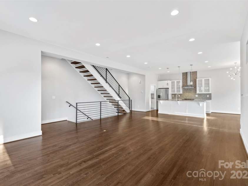 916-A Westbrook Drive, Charlotte, NC 28202.  MLS# CAR4195422, YatesRealty ID 2271. 