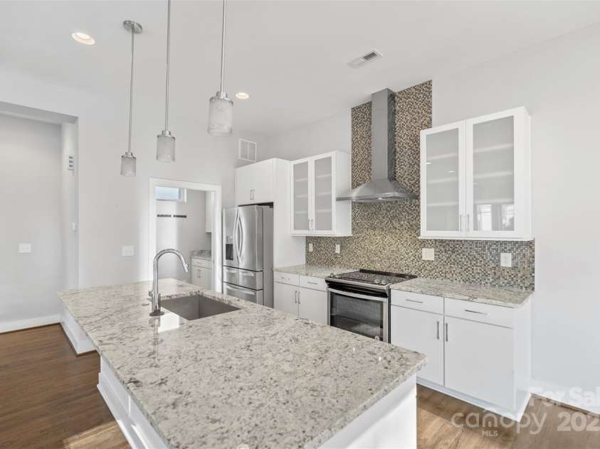 916-A Westbrook Drive, Charlotte, NC 28202.  MLS# CAR4195422, YatesRealty ID 2271. 