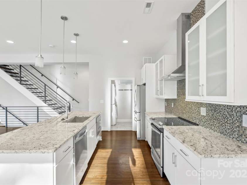 916-A Westbrook Drive, Charlotte, NC 28202.  MLS# CAR4195422, YatesRealty ID 2271. 