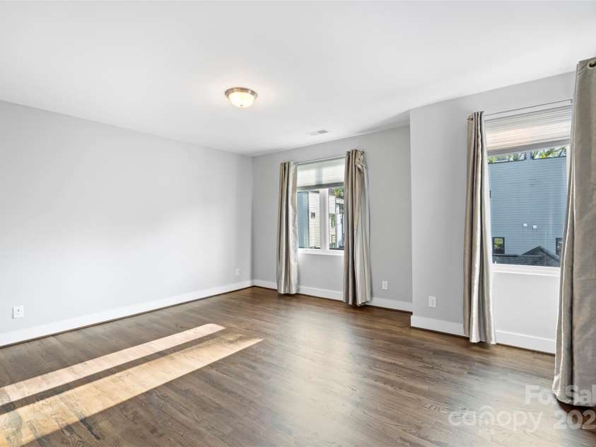 916-A Westbrook Drive, Charlotte, NC 28202.  MLS# CAR4195422, YatesRealty ID 2271. 