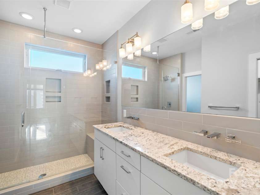 916-A Westbrook Drive, Charlotte, NC 28202.  MLS# CAR4195422, YatesRealty ID 2271. 