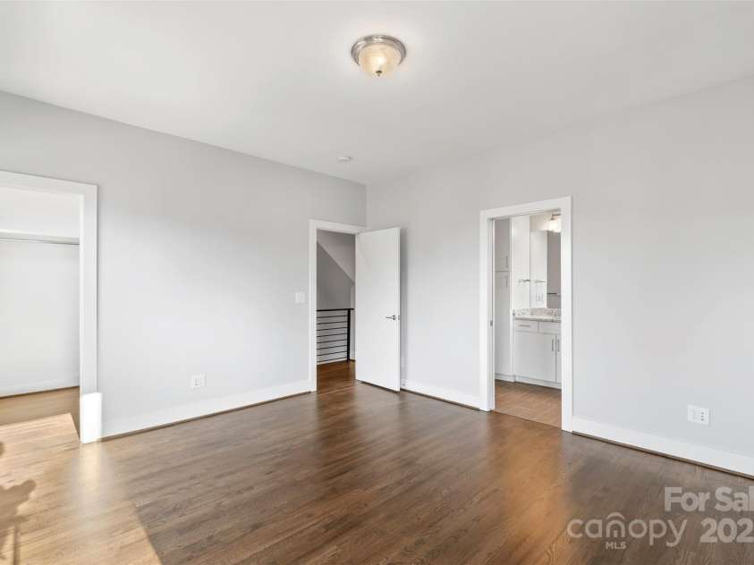 916-A Westbrook Drive, Charlotte, NC 28202.  MLS# CAR4195422, YatesRealty ID 2271. 