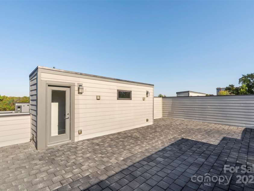 916-A Westbrook Drive, Charlotte, NC 28202.  MLS# CAR4195422, YatesRealty ID 2271. 