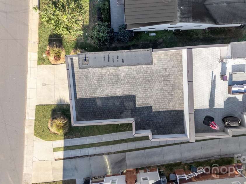 916-A Westbrook Drive, Charlotte, NC 28202.  MLS# CAR4195422, YatesRealty ID 2271. 