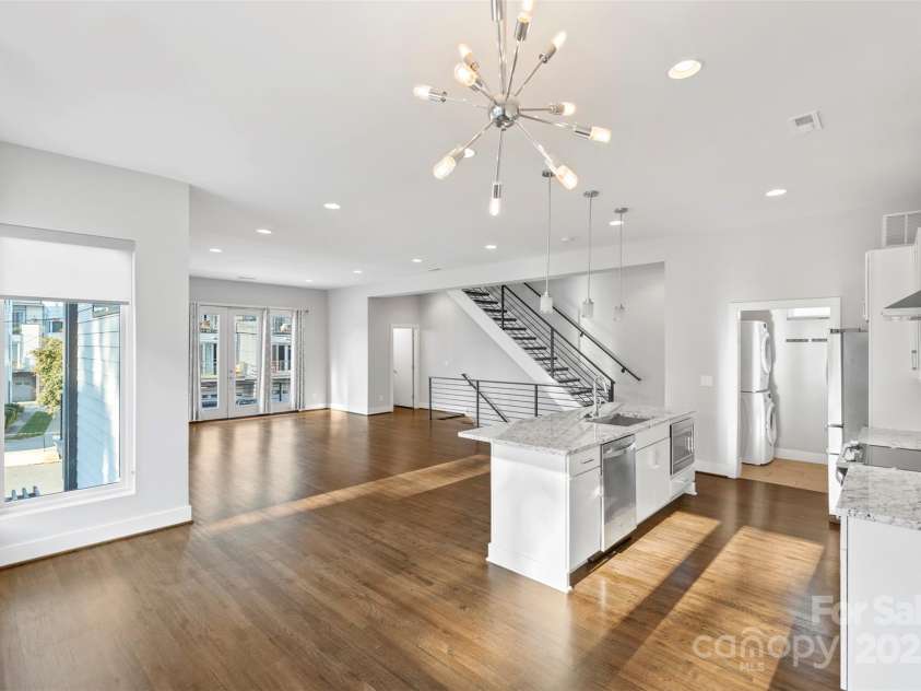 916-A Westbrook Drive, Charlotte, NC 28202.  MLS# CAR4330856, YatesRealty ID 2271. 