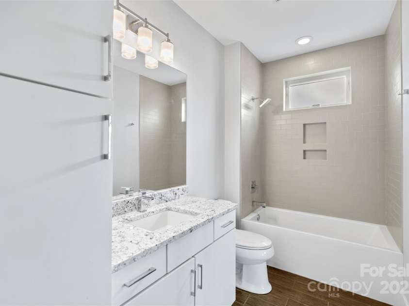 916-A Westbrook Drive, Charlotte, NC 28202.  MLS# CAR4330856, YatesRealty ID 2271. 