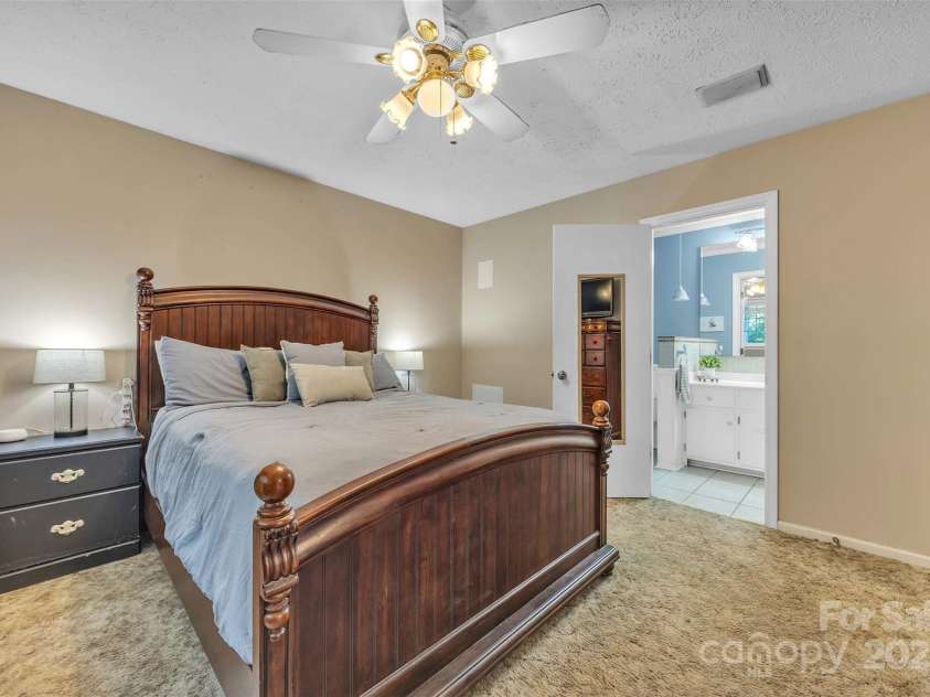 116 Eastwood Park Drive, Lenoir, NC 28645.  MLS# CAR4274356, YatesRealty ID 22711. 