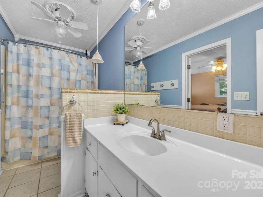 116 Eastwood Park Drive, Lenoir, NC 28645.  MLS# CAR4274356, YatesRealty ID 22711. On suite BR primary