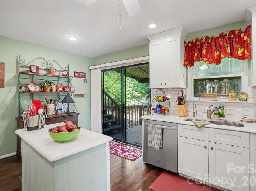8968 St Croix Lane, Charlotte, NC 28277.  MLS# CAR4360123, YatesRealty ID 22711. 