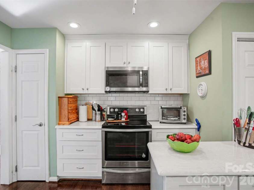 8968 St Croix Lane, Charlotte, NC 28277.  MLS# CAR4360123, YatesRealty ID 22711. 