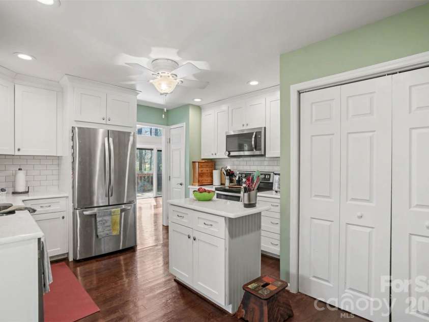 8968 St Croix Lane, Charlotte, NC 28277.  MLS# CAR4360123, YatesRealty ID 22711. 