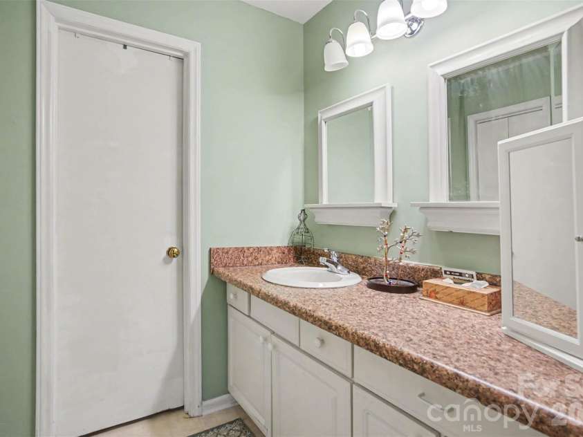 8968 St Croix Lane, Charlotte, NC 28277.  MLS# CAR4360123, YatesRealty ID 22711. 