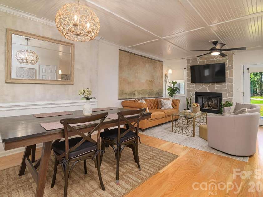 4053 Course Drive, Charlotte, NC 28277.  MLS# CAR4376484, YatesRealty ID 22712. 