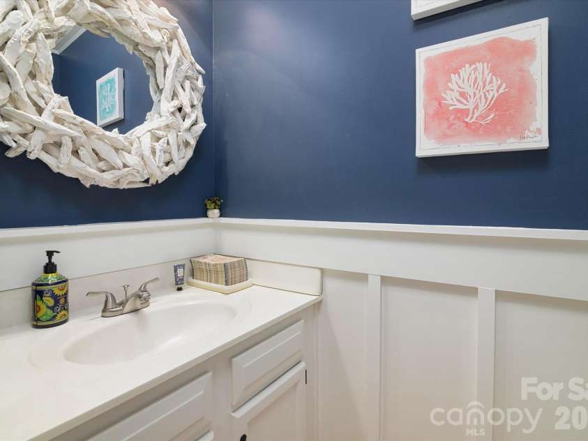 4053 Course Drive, Charlotte, NC 28277.  MLS# CAR4376484, YatesRealty ID 22712. 