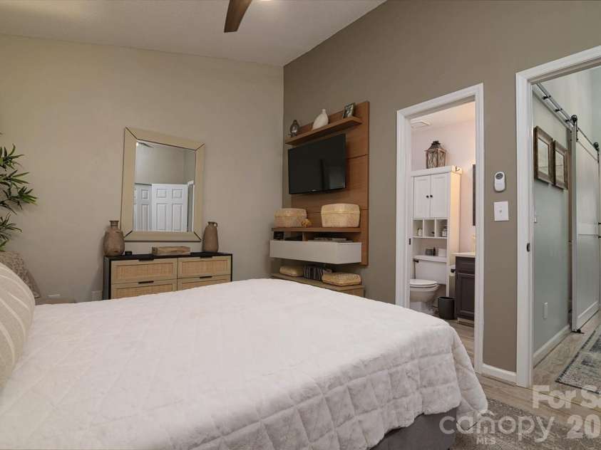 4053 Course Drive, Charlotte, NC 28277.  MLS# CAR4376484, YatesRealty ID 22712. 