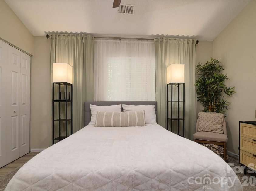 4053 Course Drive, Charlotte, NC 28277.  MLS# CAR4376484, YatesRealty ID 22712. 