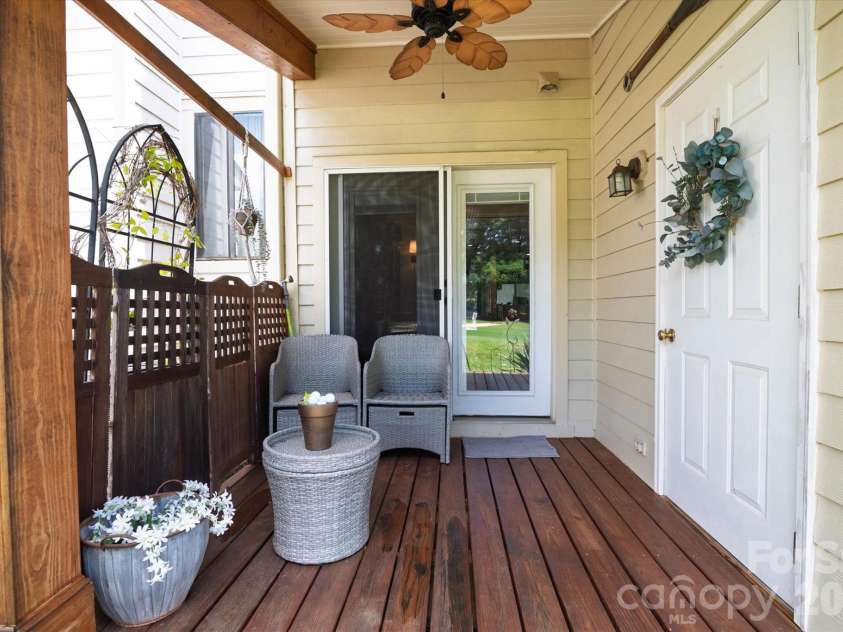 4053 Course Drive, Charlotte, NC 28277.  MLS# CAR4376484, YatesRealty ID 22712. 