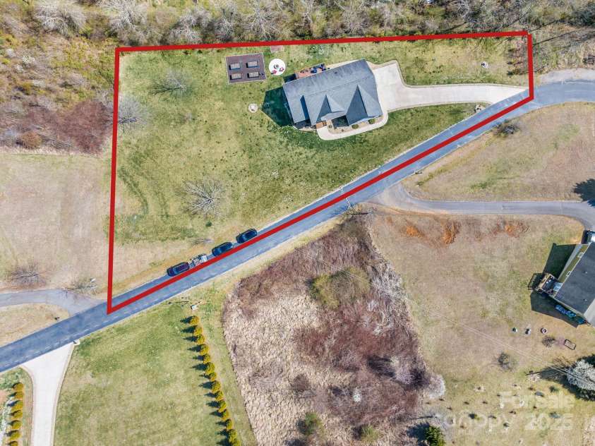 223 Reilly Drive, Leicester, NC 28748.  MLS# CAR4310121, YatesRealty ID 22714. Lot lines are approximate.