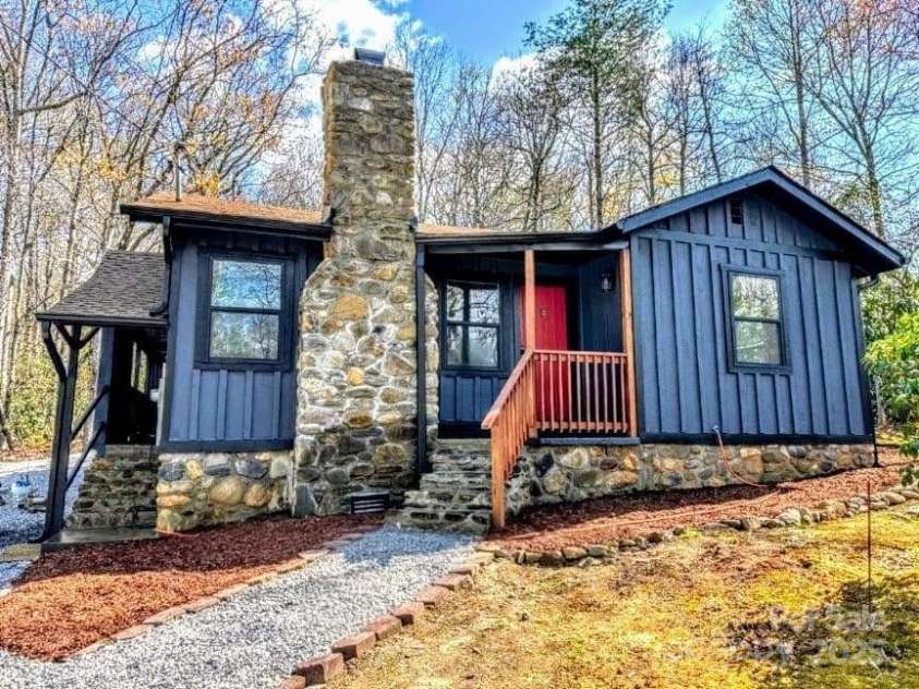 25 Dew Waite Road, Black Mountain, NC 28711.  MLS# CAR4247079, YatesRealty ID 22715. 