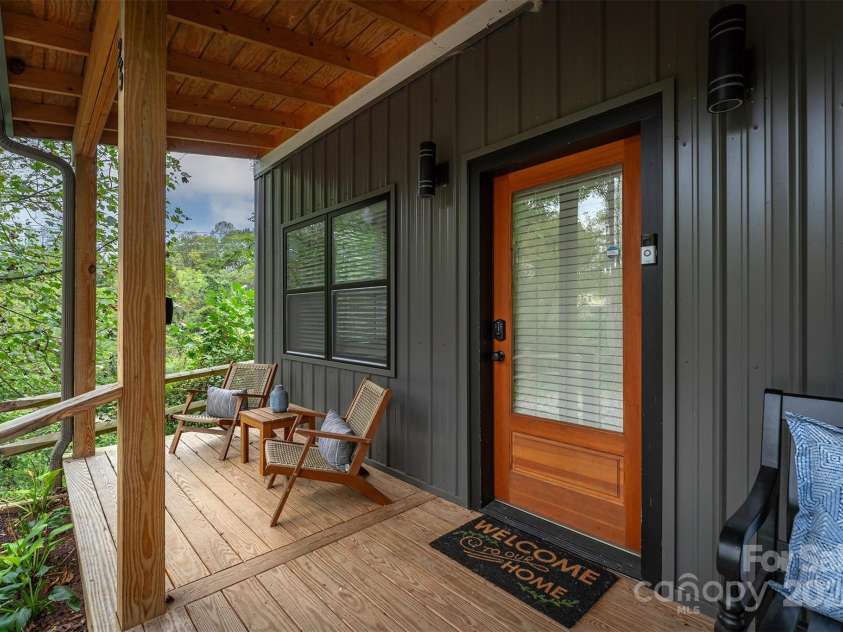 25 Nelon Road, Asheville, NC 28804.  MLS# CAR4254844, YatesRealty ID 22716. 