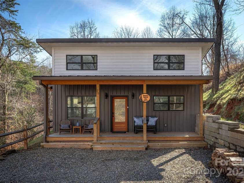 25 Nelon Road, Asheville, NC 28804.  MLS# CAR4254844, YatesRealty ID 22716. 