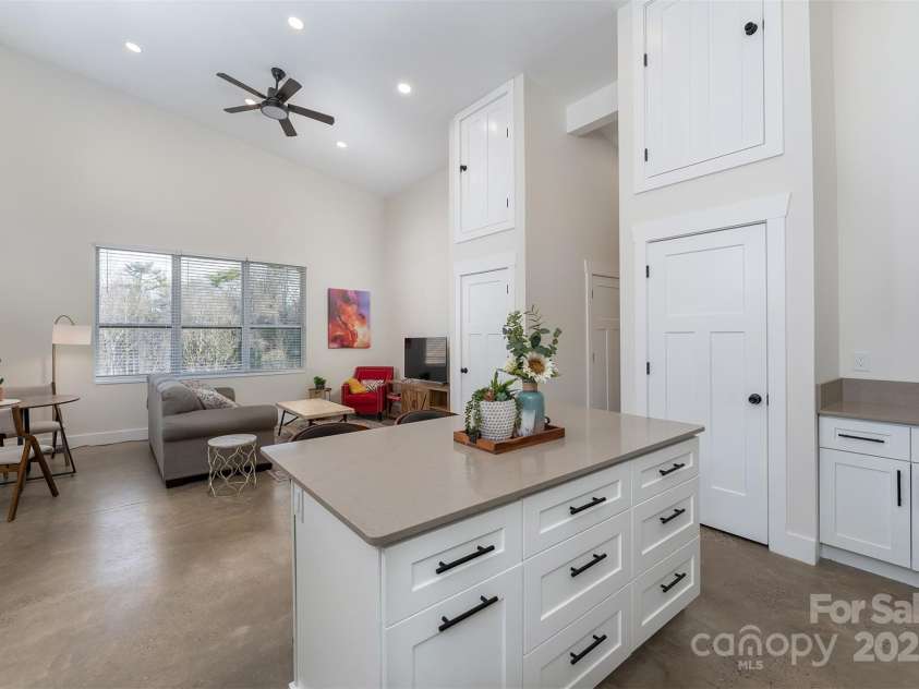 25 Nelon Road, Asheville, NC 28804.  MLS# CAR4254844, YatesRealty ID 22716. 