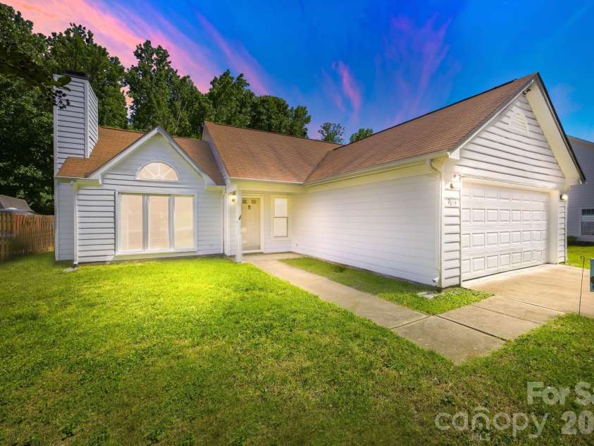 7614 Trotter Road, Charlotte, NC 28216.  MLS# CAR4377328, YatesRealty ID 22717. 