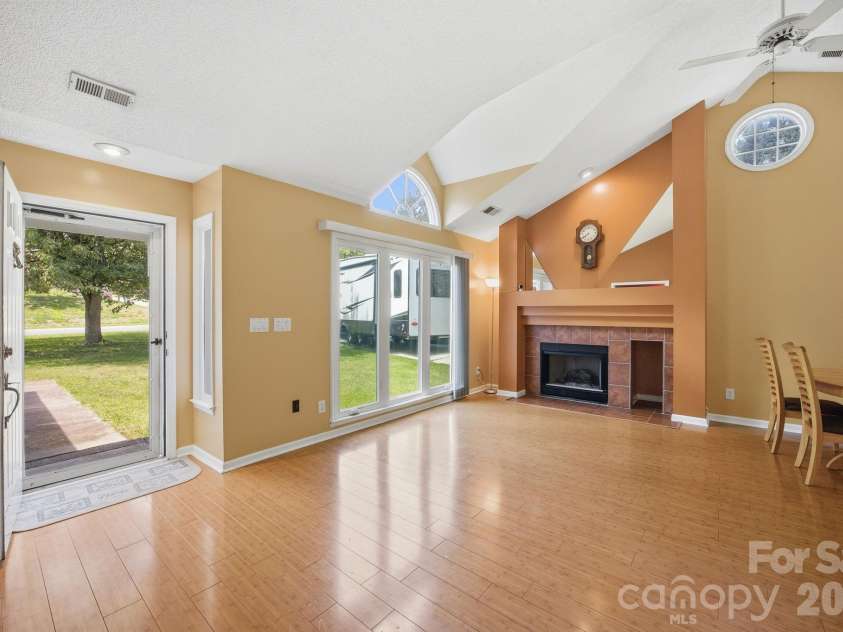 7614 Trotter Road, Charlotte, NC 28216.  MLS# CAR4377328, YatesRealty ID 22717. 