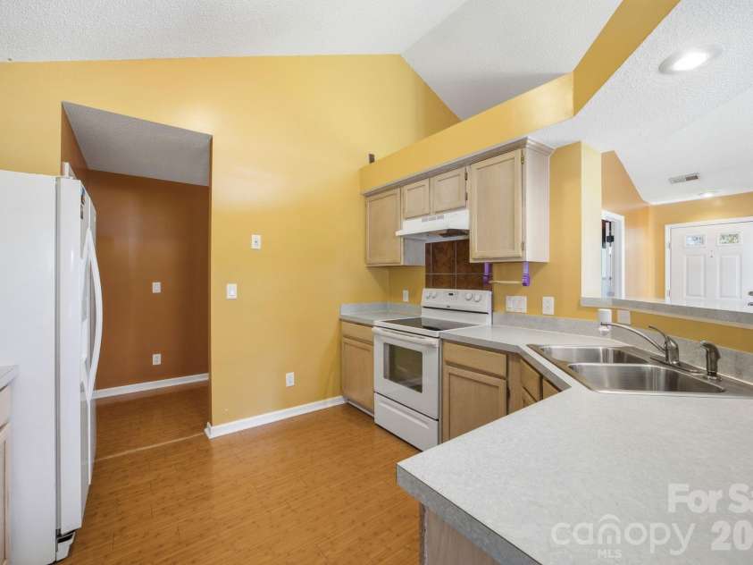 7614 Trotter Road, Charlotte, NC 28216.  MLS# CAR4377328, YatesRealty ID 22717. 