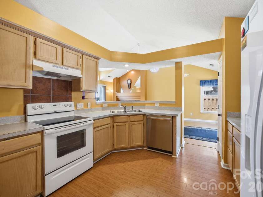 7614 Trotter Road, Charlotte, NC 28216.  MLS# CAR4377328, YatesRealty ID 22717. 