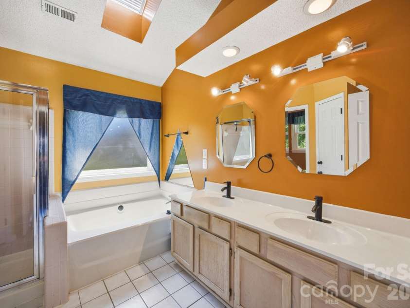 7614 Trotter Road, Charlotte, NC 28216.  MLS# CAR4377328, YatesRealty ID 22717. 