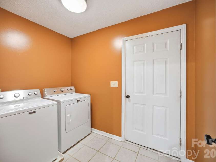 7614 Trotter Road, Charlotte, NC 28216.  MLS# CAR4377328, YatesRealty ID 22717. 
