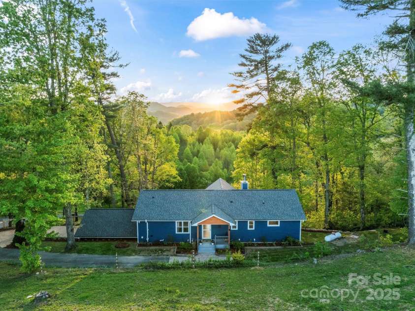84 Halfmoon Way, Clyde, NC 28721.  MLS# CAR4256834, YatesRealty ID 22717. 