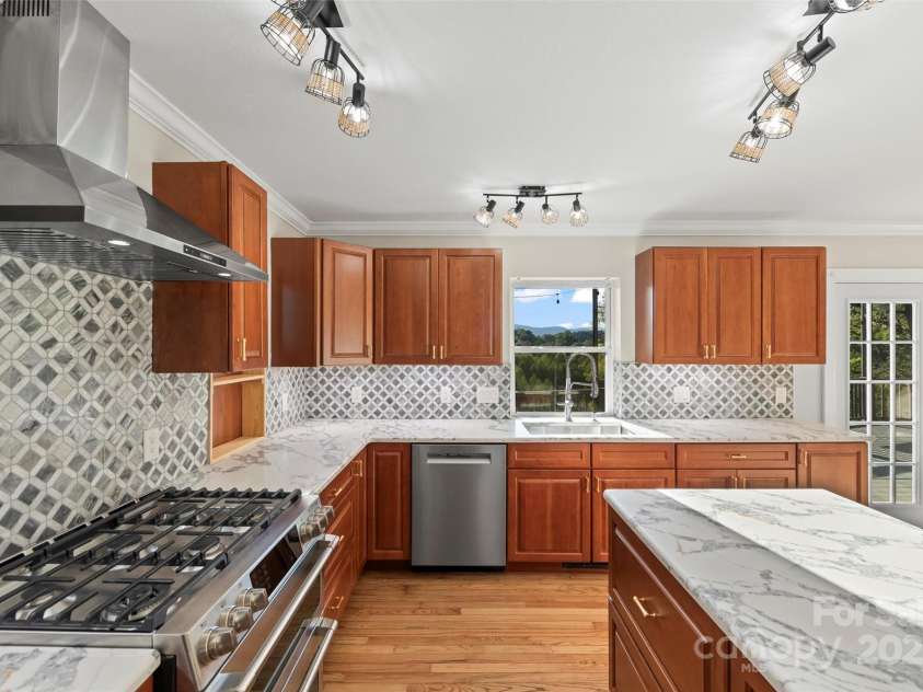 84 Halfmoon Way, Clyde, NC 28721.  MLS# CAR4256834, YatesRealty ID 22717. 