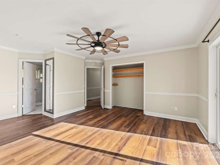 84 Halfmoon Way, Clyde, NC 28721.  MLS# CAR4256834, YatesRealty ID 22717. 